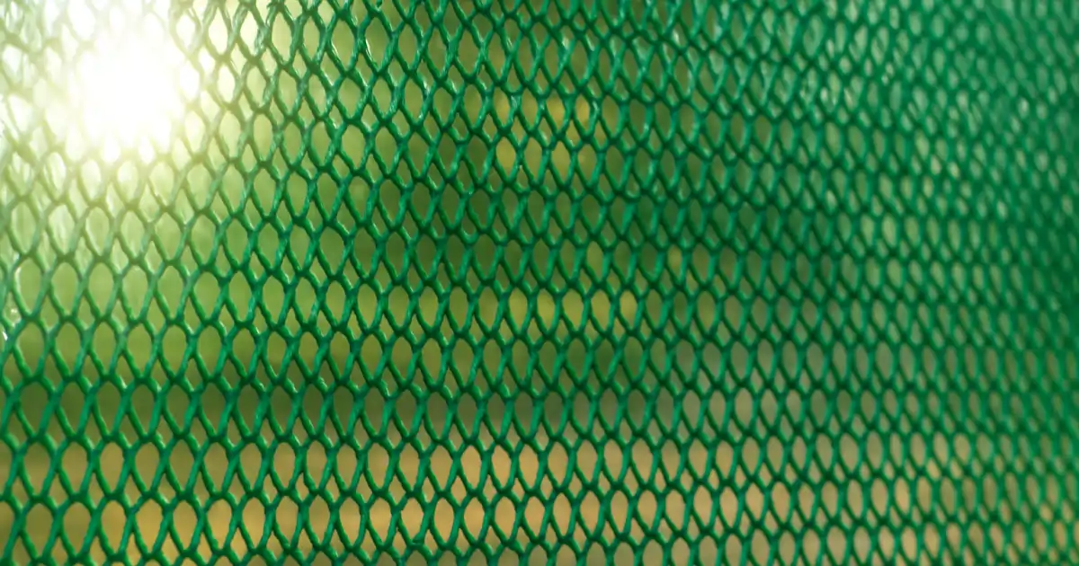 توری سایبان ضد UV: معیارهای استاندارد جهانی برای انتخاب بهترین محصول