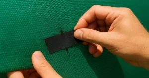 تعمیر و ترمیم به موقع پارگی توری سایبان