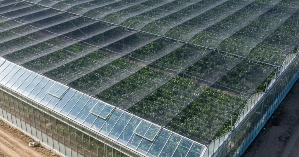 7 نکته حیاتی برای انتخاب بهترین شید گلخانه + معرفی 3 نوع برتر